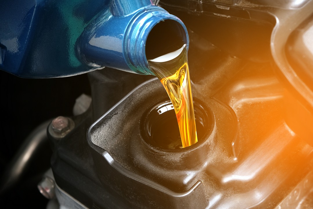 Jak często należy uzupełniać olej silnikowy w aucie